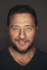 Yiğit Özşener isCengiz Atay