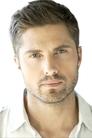 Eric Winter isDr. Dashiell 'Dash' Gardiner