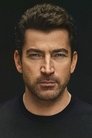 Kenan İmirzalıoğlu isEzel Bayraktar