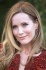 Leslie Mann isLauren Van Chance